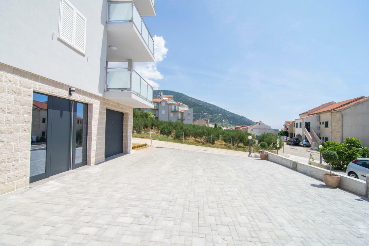 Apartments Sara 3 Bol Exterior foto